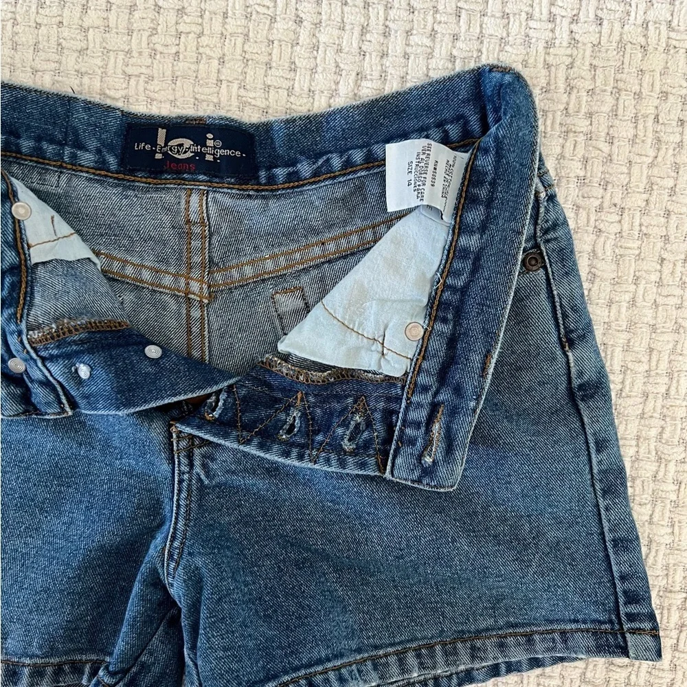 SOLD Y2k L.e.i Jeans Denim Shorts - Picture 5 of 6